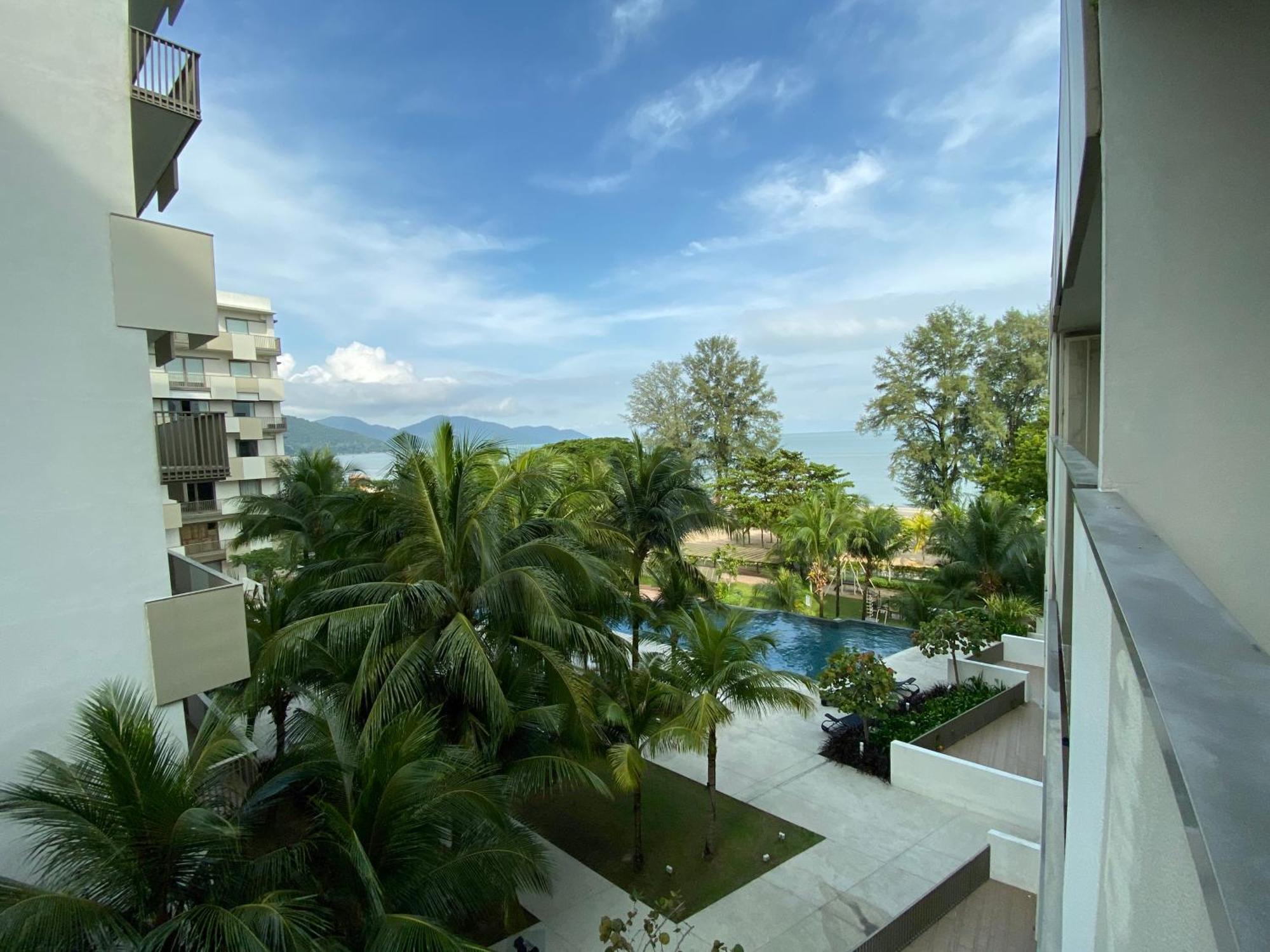 By The Sea @ Cozy Beachfront Home Batu Feringgi Exterior foto